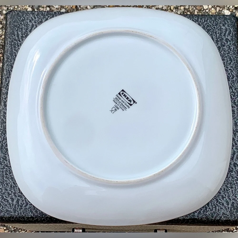 Discontinued White IKEA VARDERA 13286 Soft Angle Square Dinner Plate Replacement
